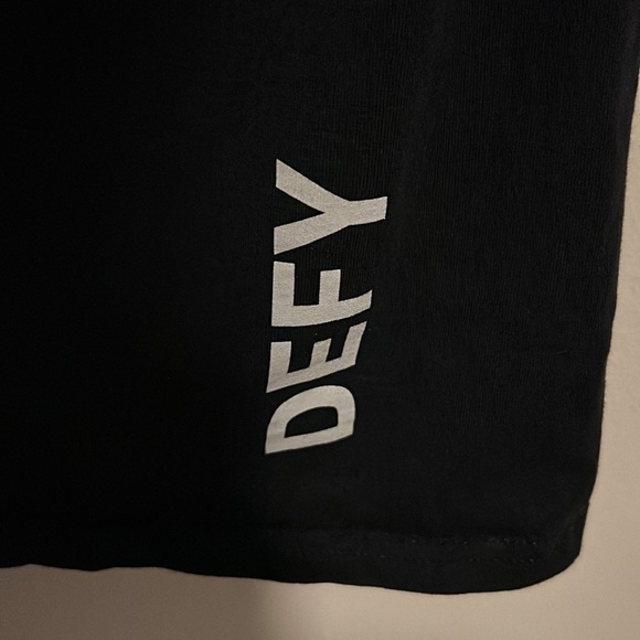 Port and Company Black and White L Shirt - Picture 4 of 8